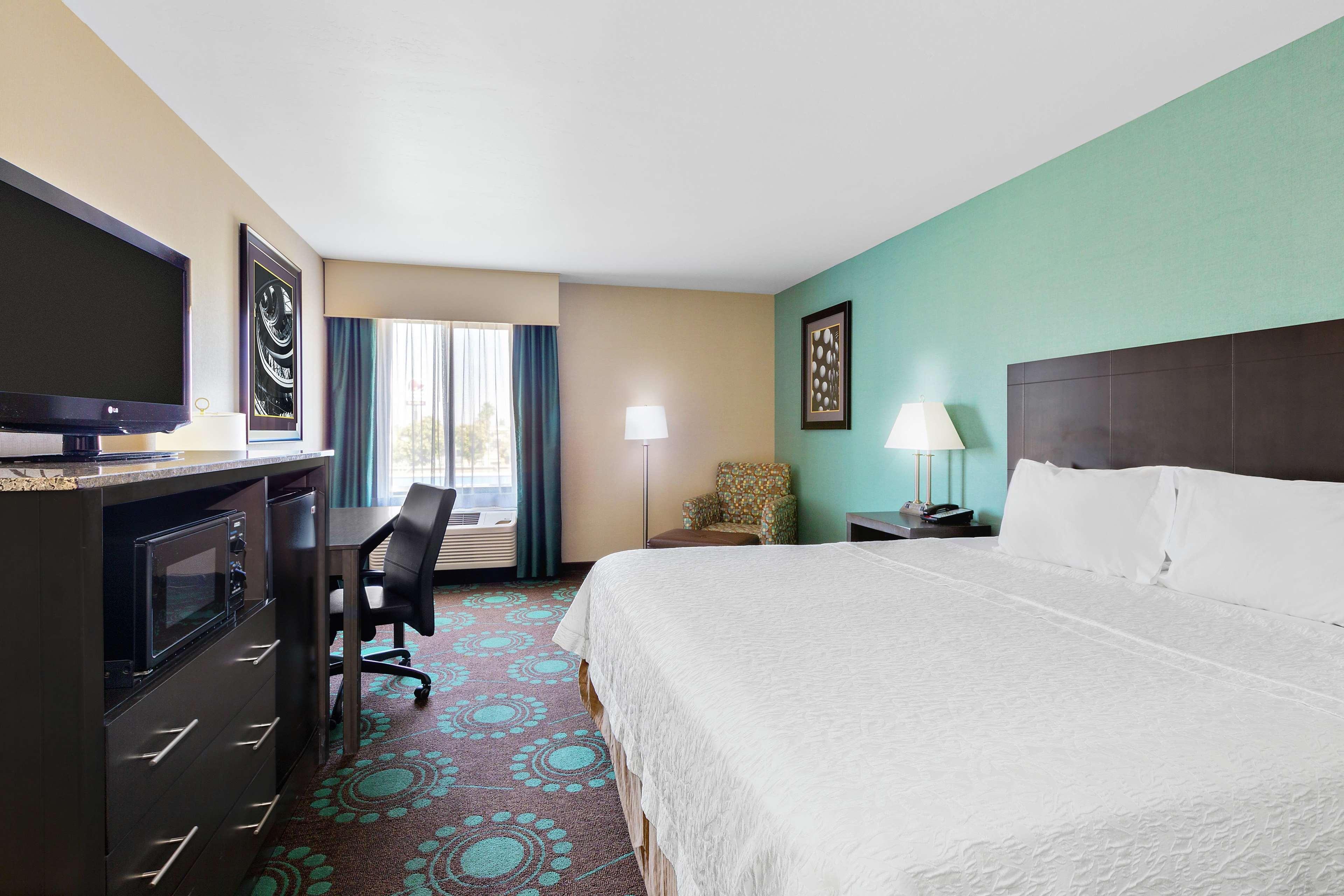Spark By Hilton Bakersfield Central Exteriör bild