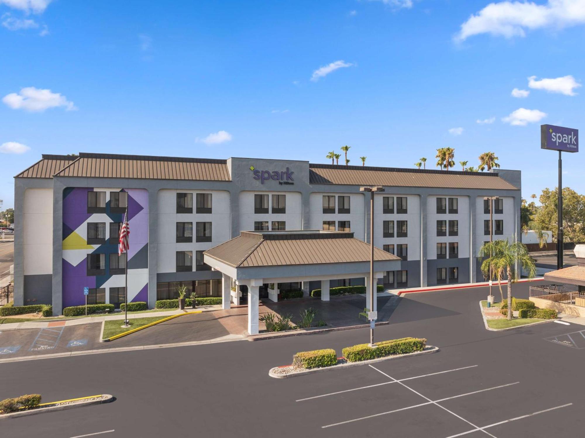Spark By Hilton Bakersfield Central Exteriör bild